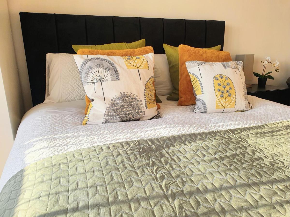 Contemporary Modern Studio Apartment - City Centre Бирмингам Екстериор снимка